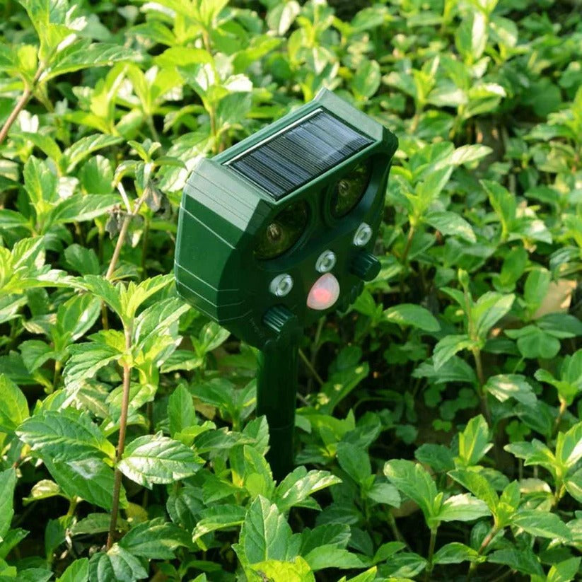 Ultrasonic Cat Repellent with Solar Charging and Motion Sensor, 26ft 110° Coverage Valideals Outlet