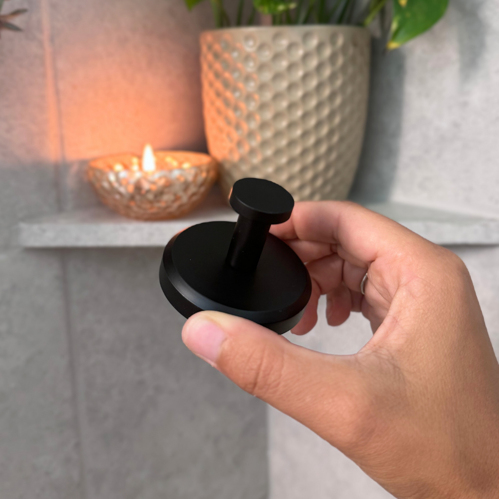 Suction Cup Hook with 15-Pound Hold and Toolless Installation for Glass, Tile, Metal Valideals Outlet